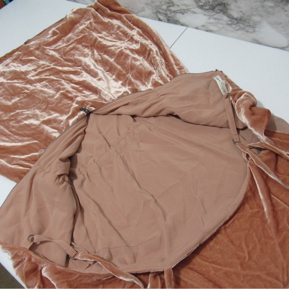 Alice + Olivia The Alexis Velvet Mini Dress Size 2 Rust | Pink - Picture 10 of 16